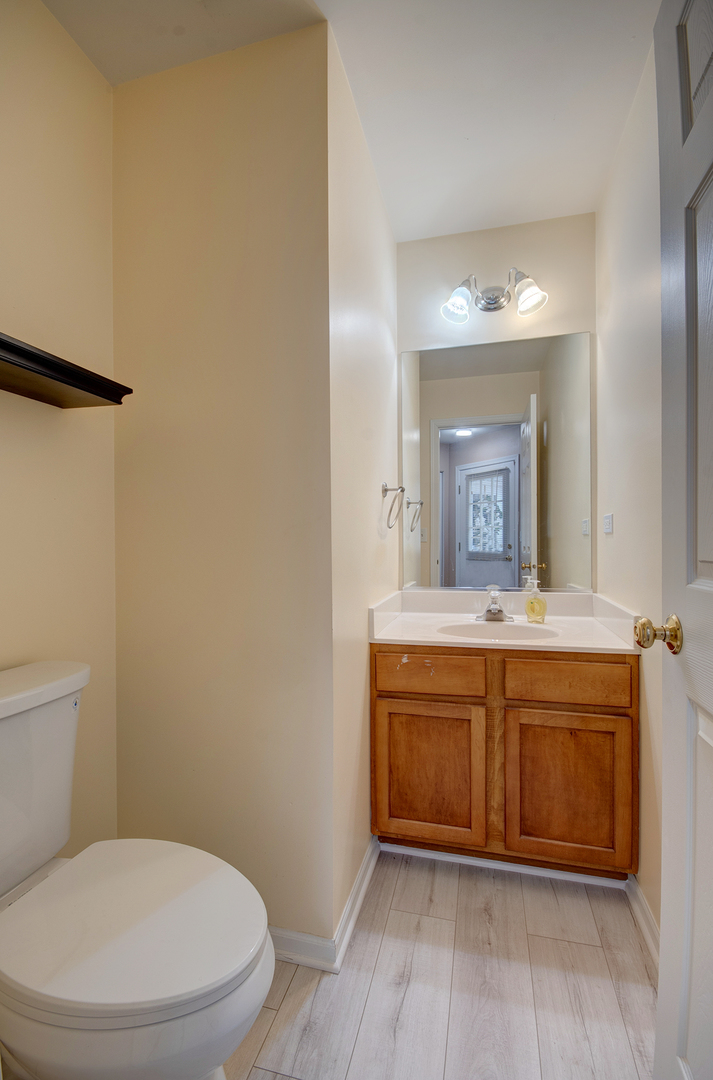 2421 Stoughton Circle #2421, Aurora, IL 60502