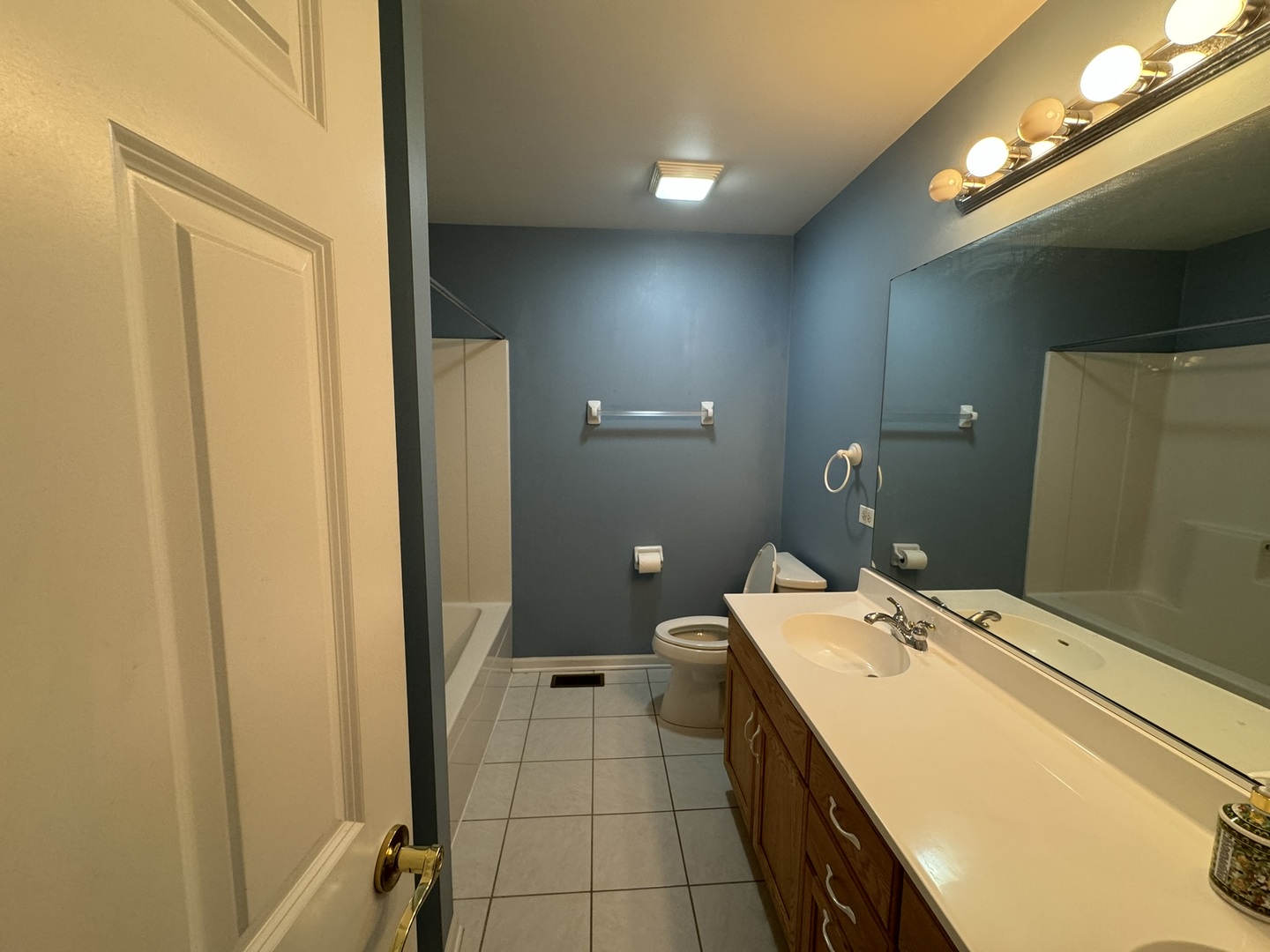 1N061 Mission Court #1N061, Winfield, IL 60190