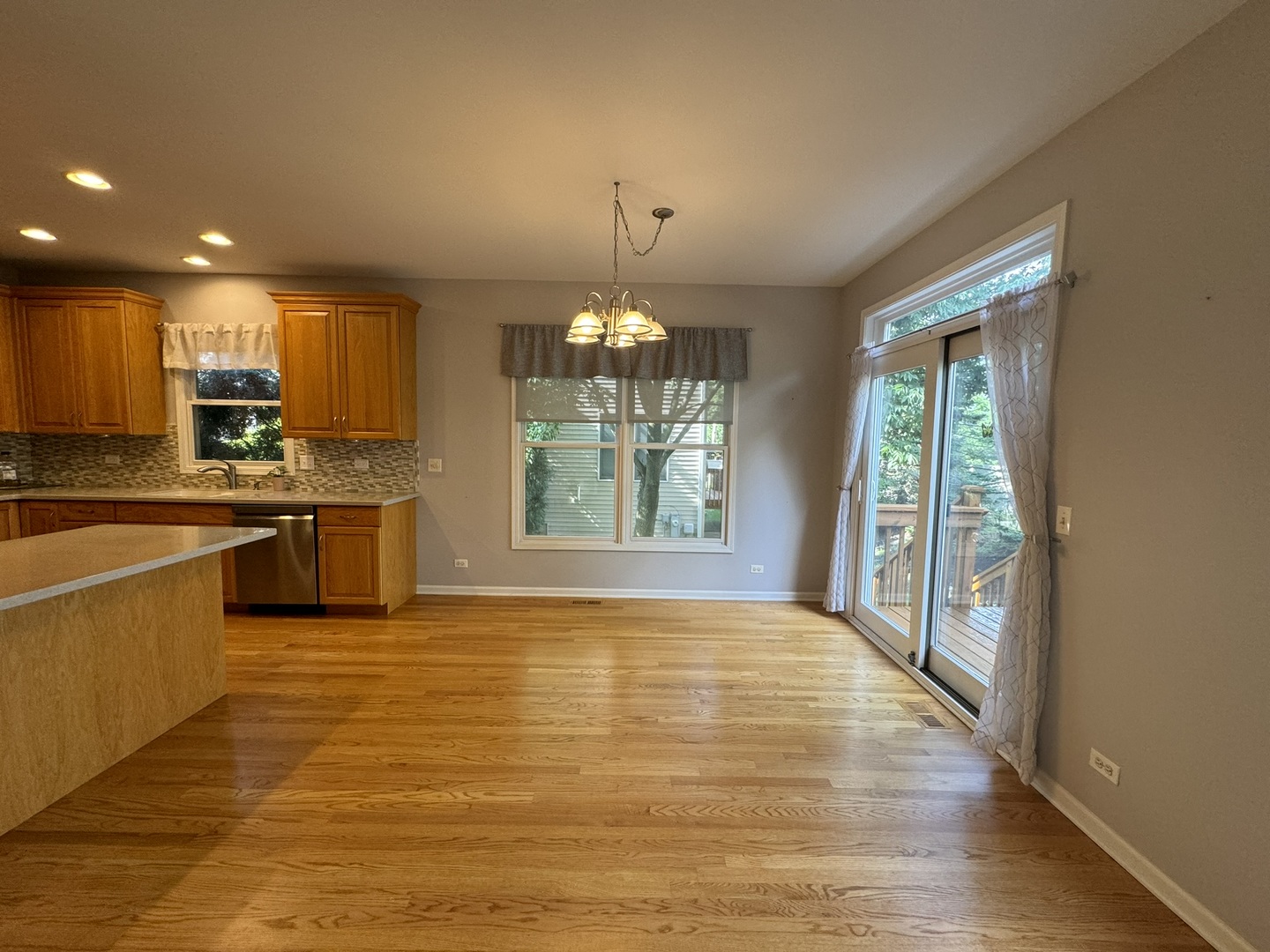 1N061 Mission Court #1N061, Winfield, IL 60190