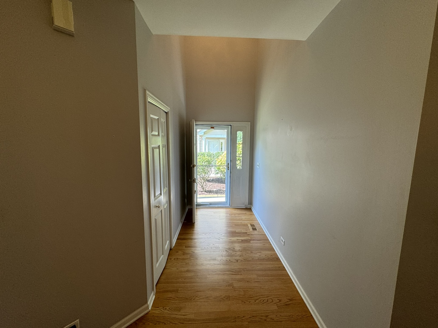 1N061 Mission Court #1N061, Winfield, IL 60190