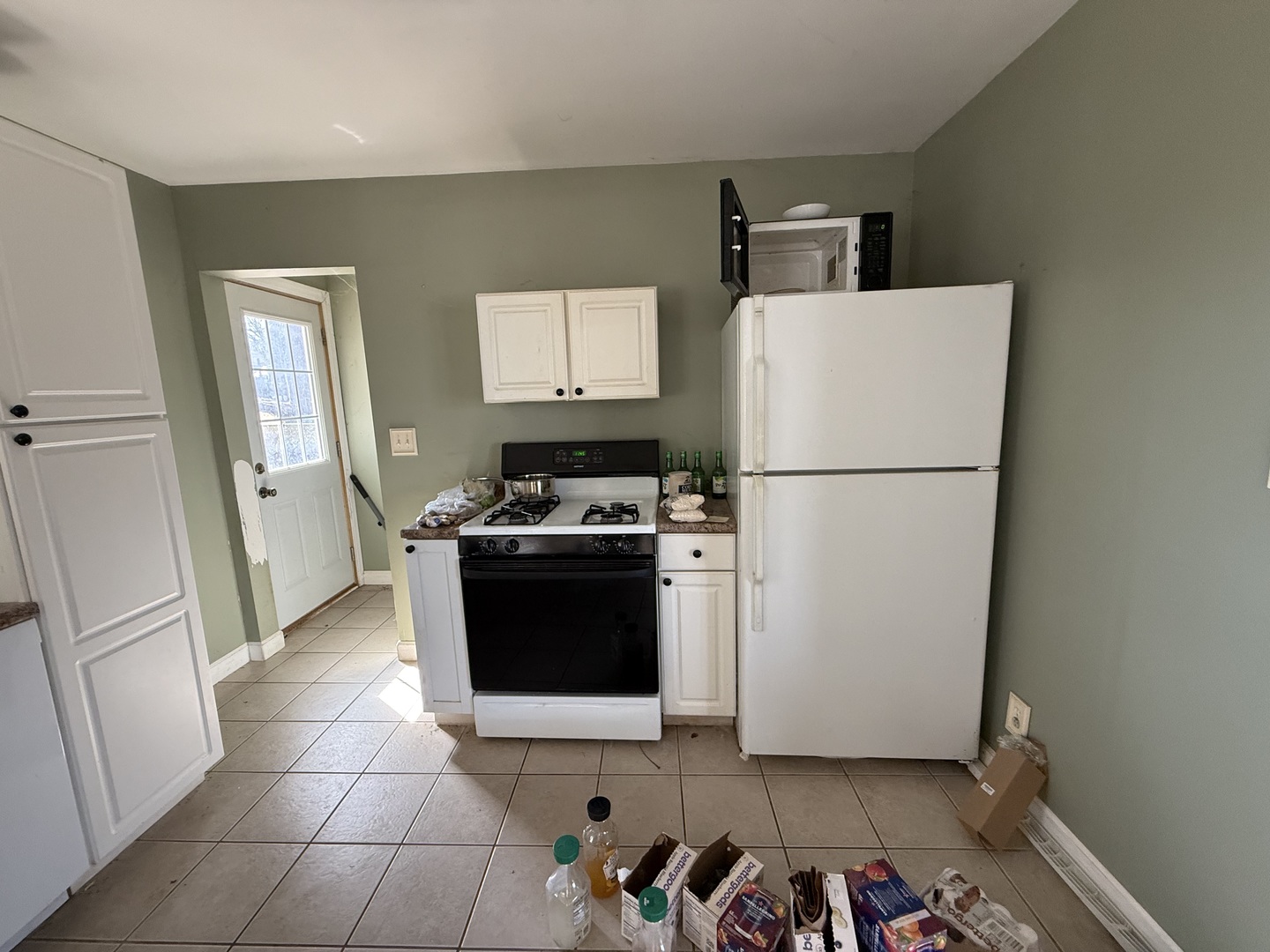 4113 W Crystal Lake Road, McHenry, IL 60050