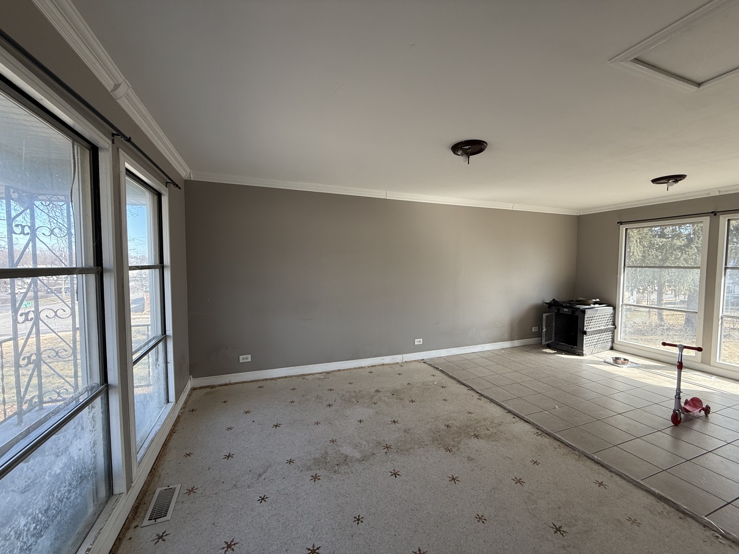 4113 W Crystal Lake Road, McHenry, IL 60050