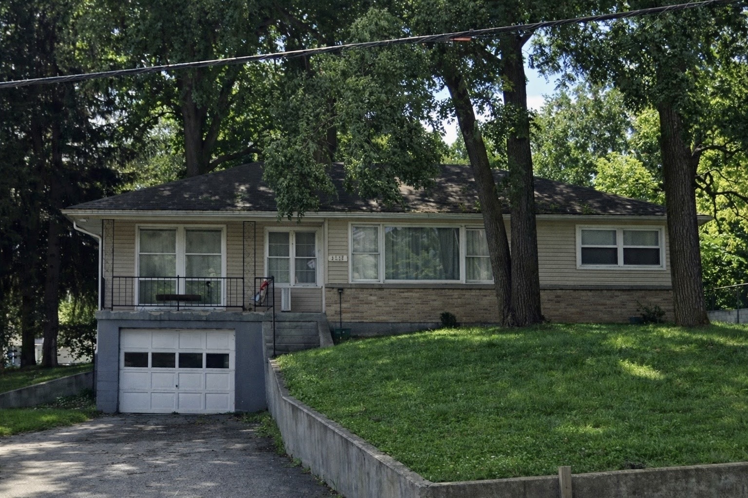 4113 W Crystal Lake Road, McHenry, IL 60050