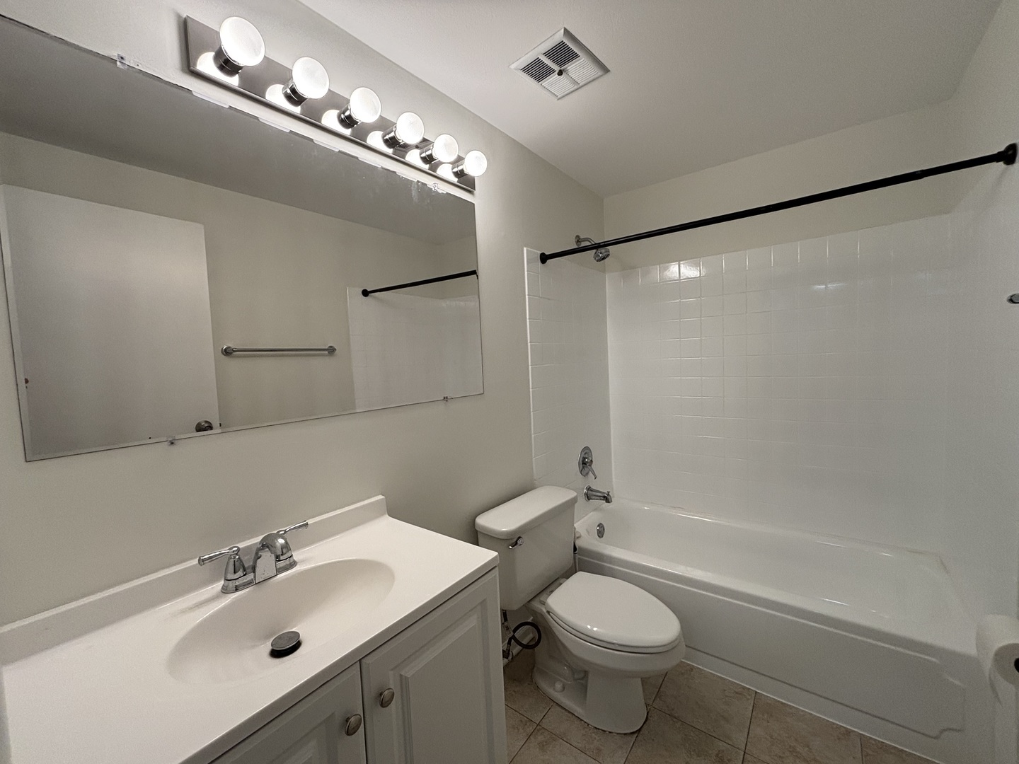 236 Whidah Court #236, Schaumburg, IL 60194