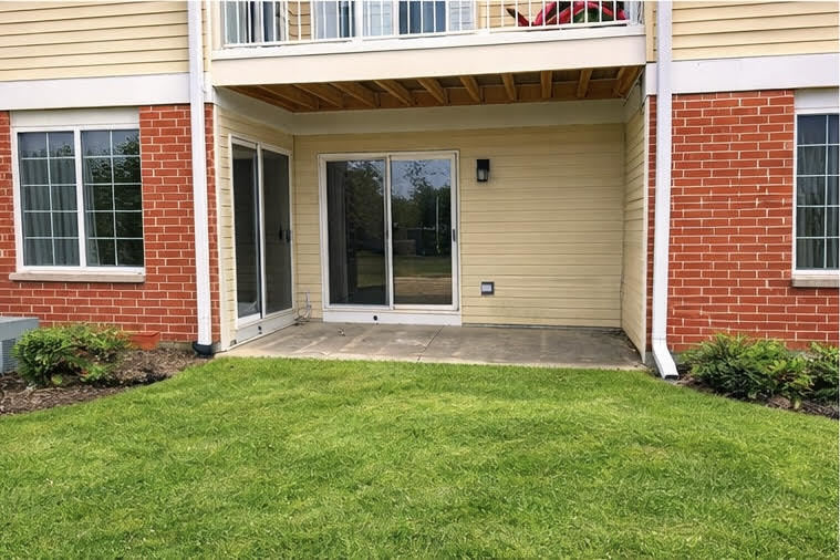 1560 Thornfield Lane #3, Roselle, IL 60172