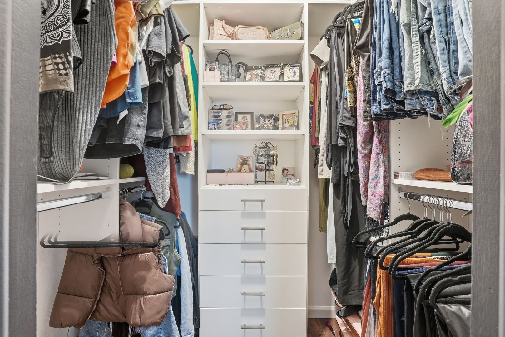 310 SHERIDAN Drive #1D, Willowbrook, IL 60527