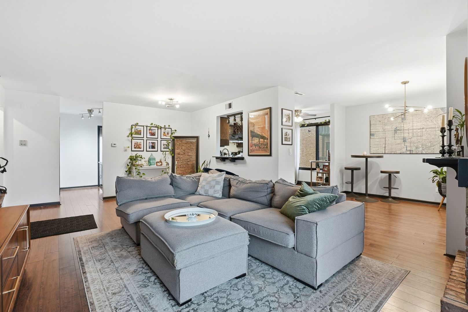 310 SHERIDAN Drive #1D, Willowbrook, IL 60527