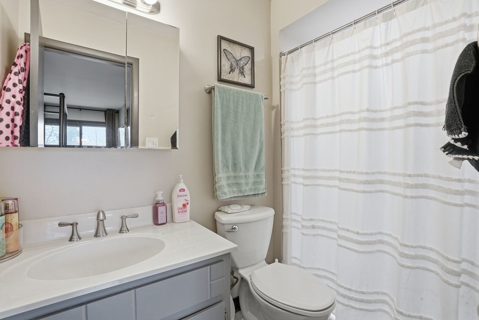 310 SHERIDAN Drive #1D, Willowbrook, IL 60527