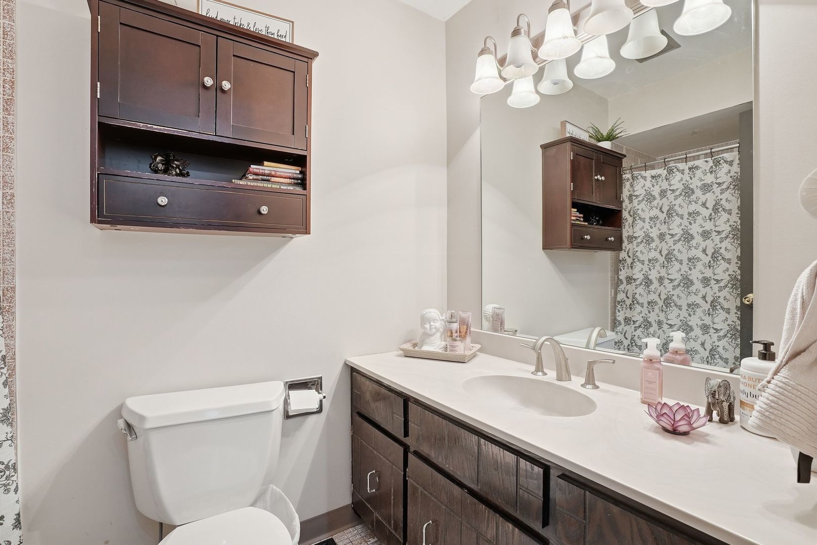 310 SHERIDAN Drive #1D, Willowbrook, IL 60527