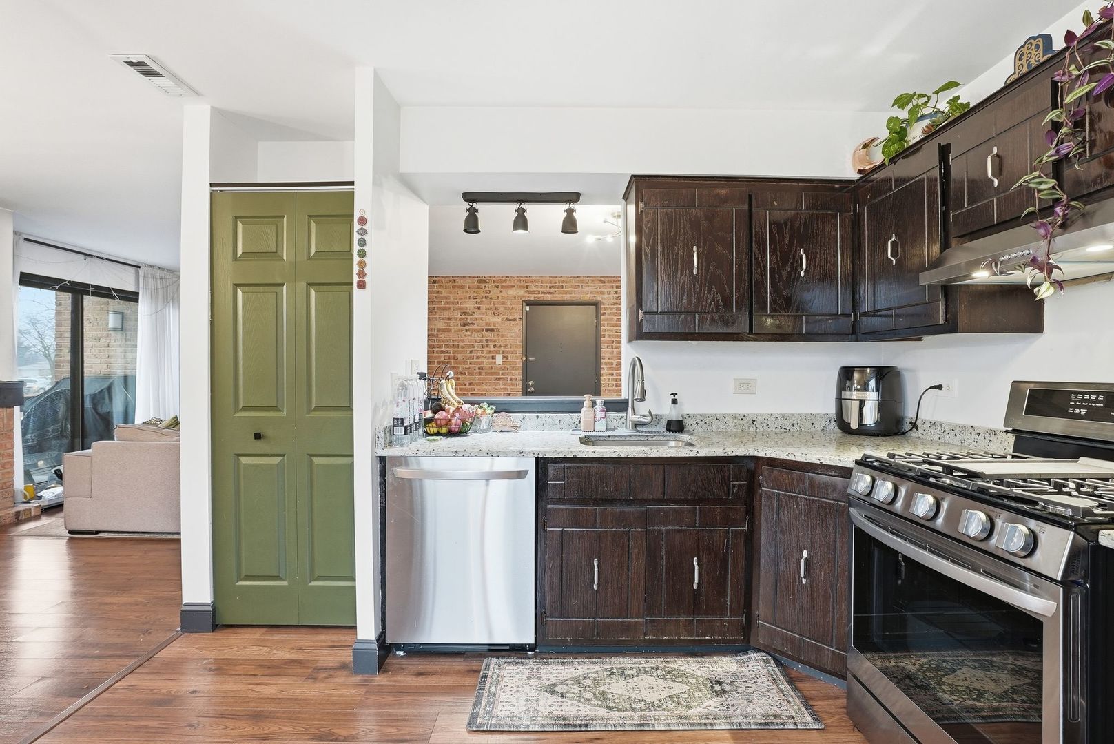 310 SHERIDAN Drive #1D, Willowbrook, IL 60527