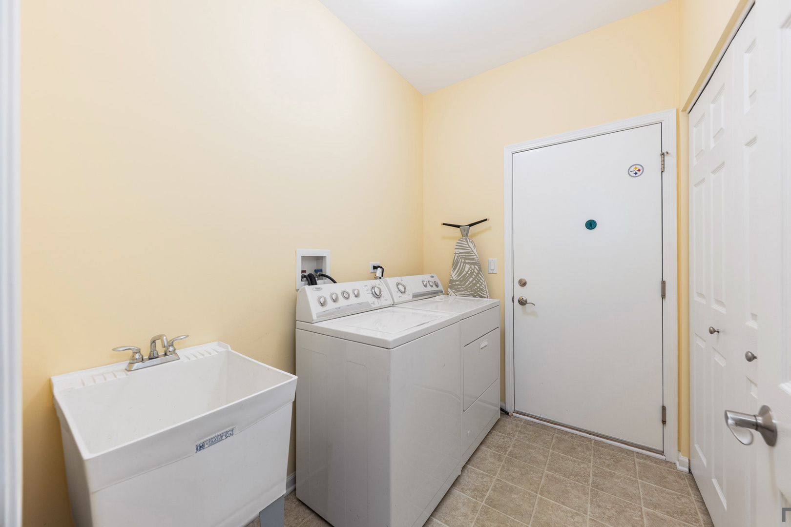 2852 Normandy Circle, Naperville, IL 60564