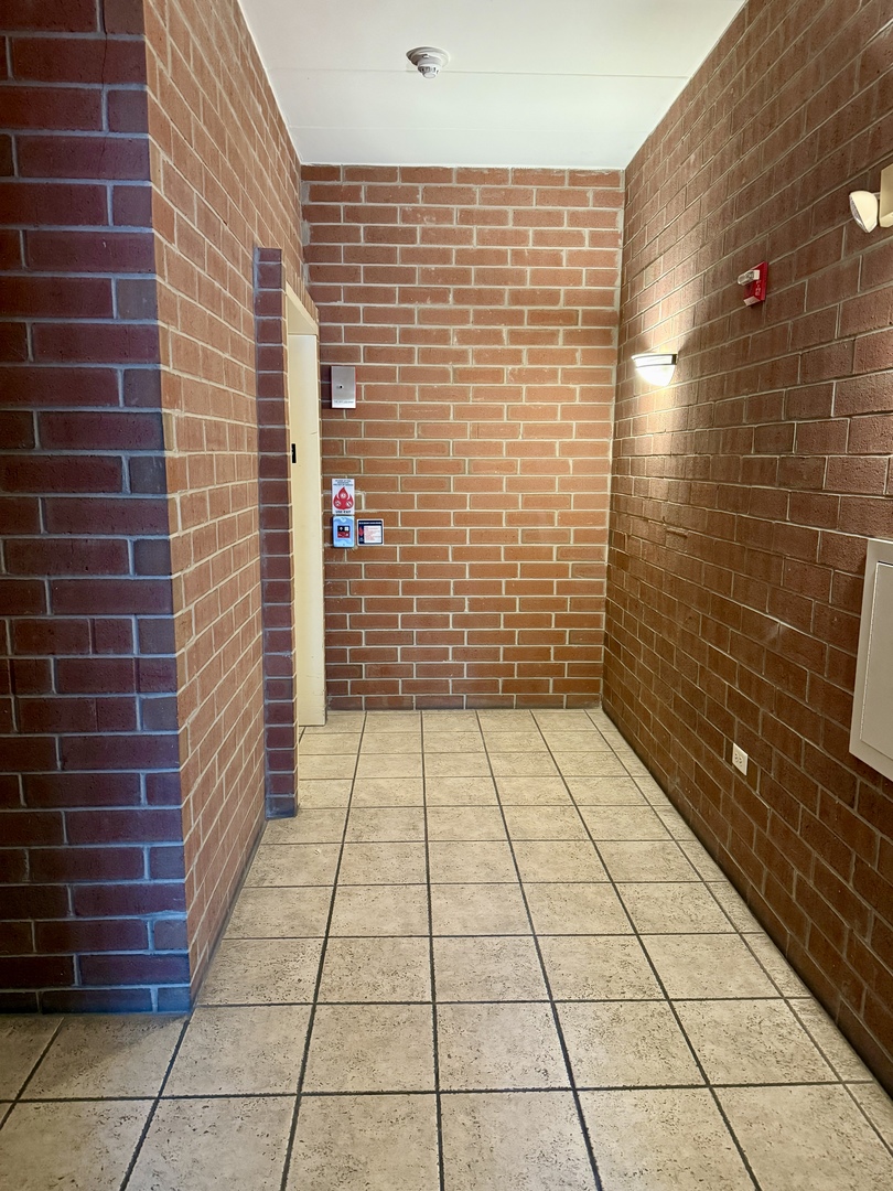 7928 Trinity Circle #2NW, Tinley Park, IL 60487