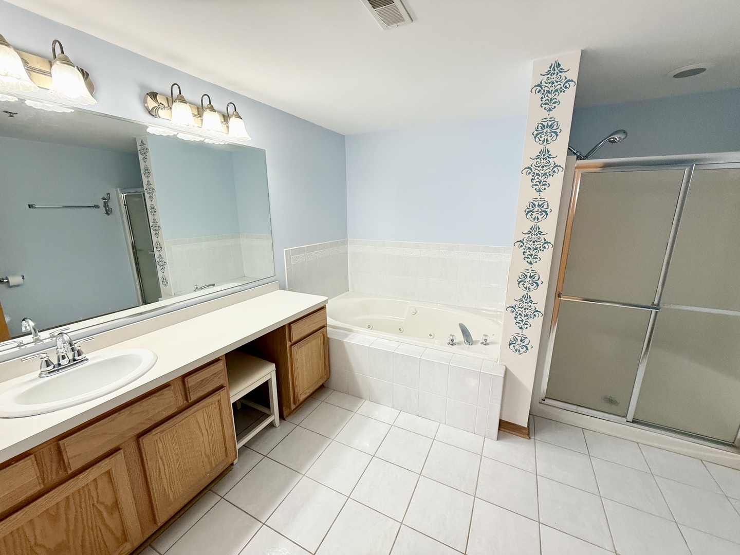 7928 Trinity Circle #2NW, Tinley Park, IL 60487