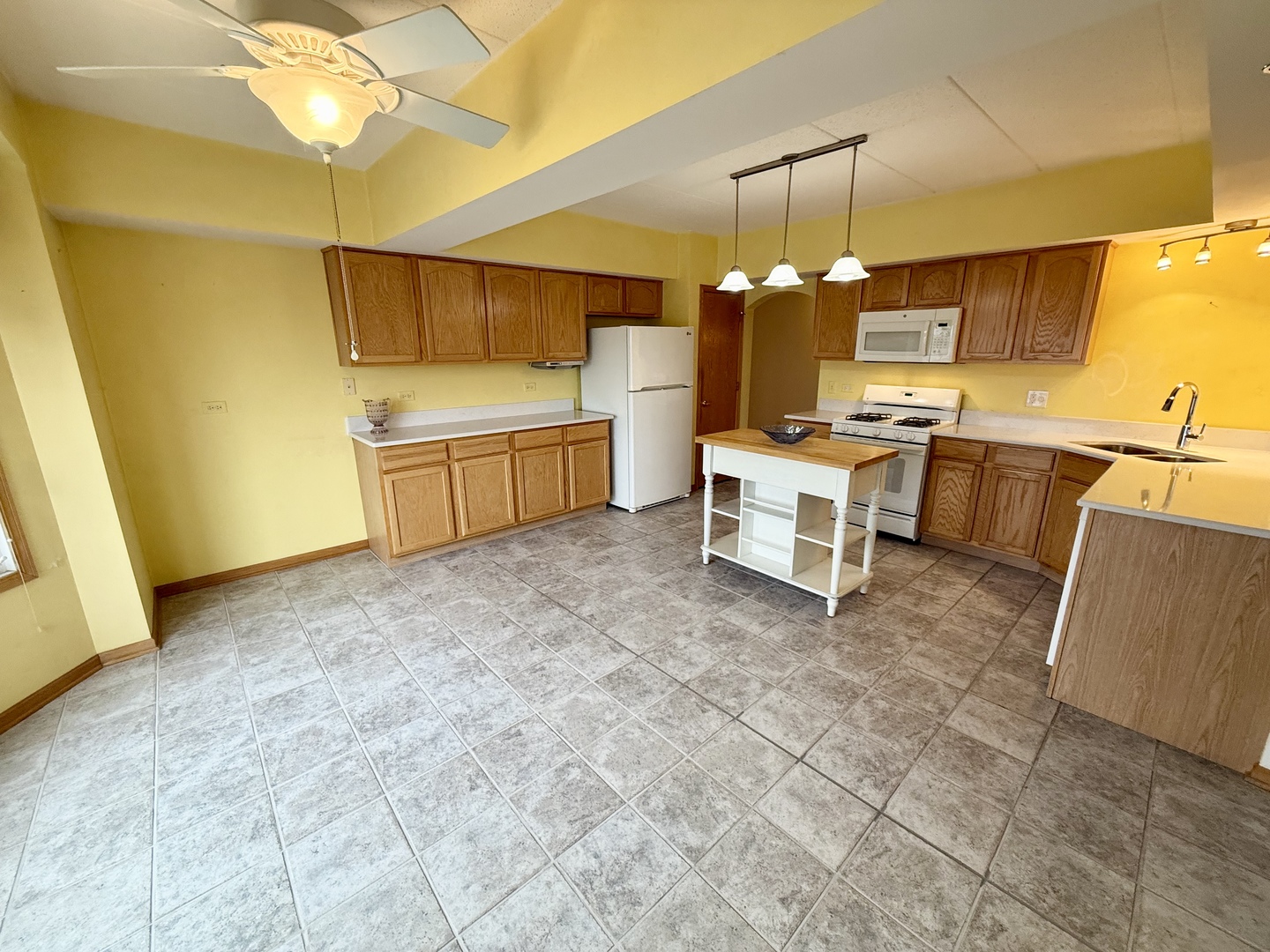 7928 Trinity Circle #2NW, Tinley Park, IL 60487