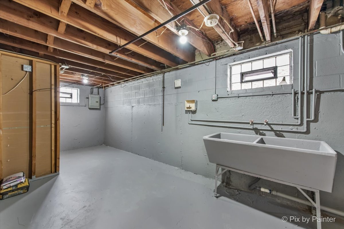 7301 S Seeley Avenue, Chicago, IL 60636