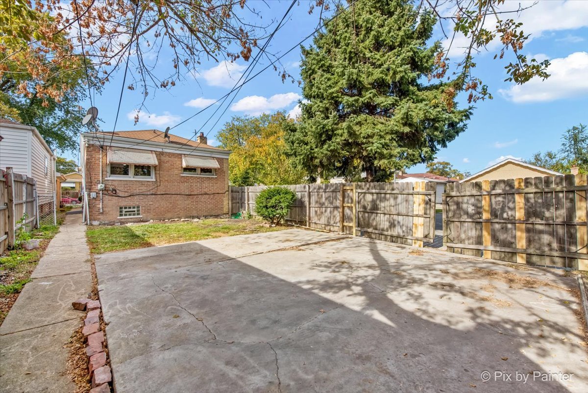 7301 S Seeley Avenue, Chicago, IL 60636