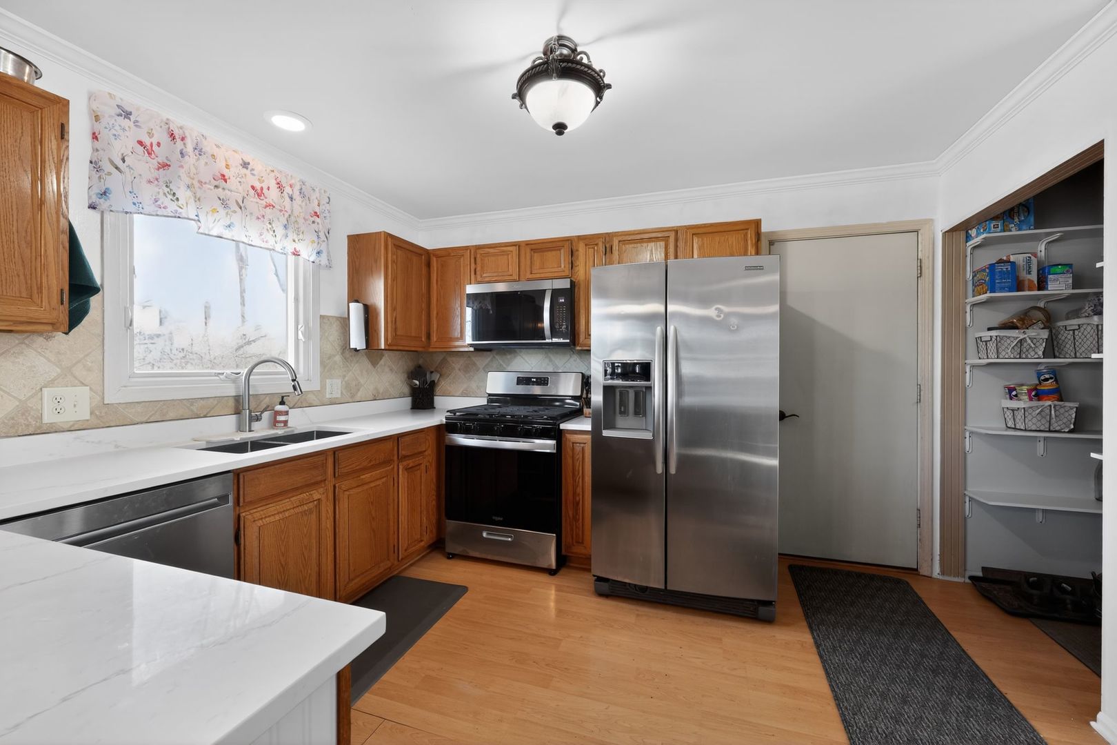 6230 Old Farm Lane, Gurnee, IL 60031