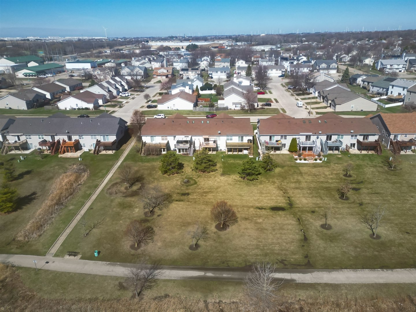 39 Oak Park Road, Bloomington, IL 61701