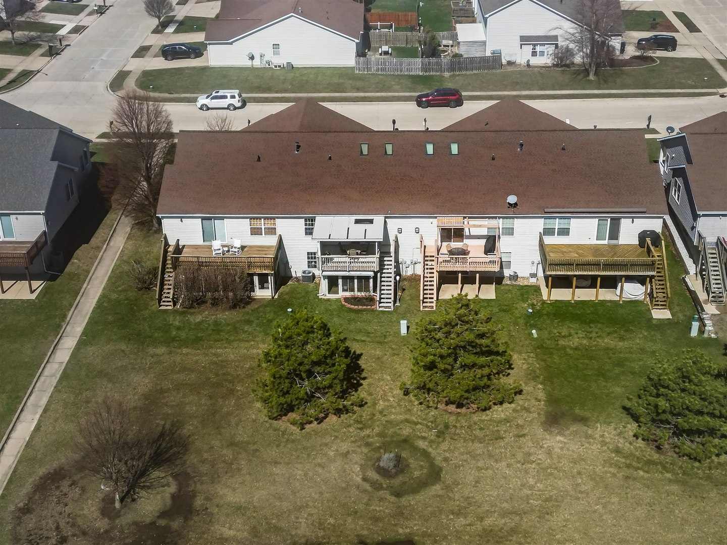 39 Oak Park Road, Bloomington, IL 61701