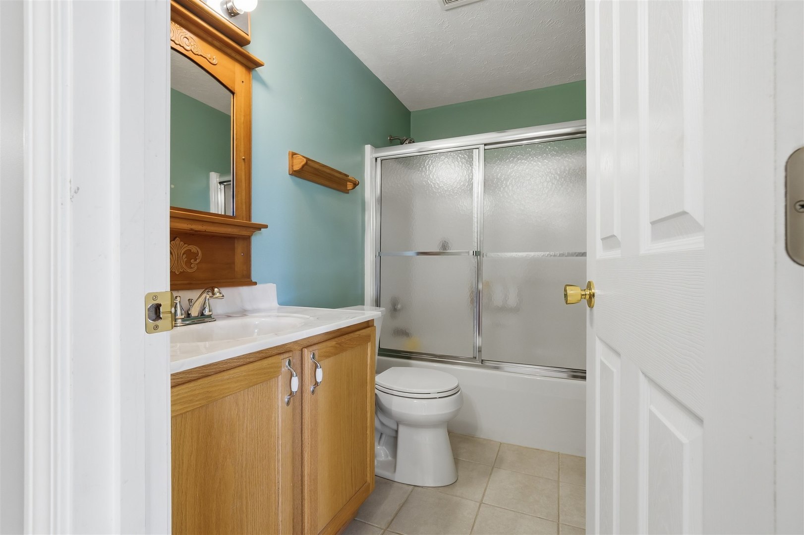 39 Oak Park Road, Bloomington, IL 61701