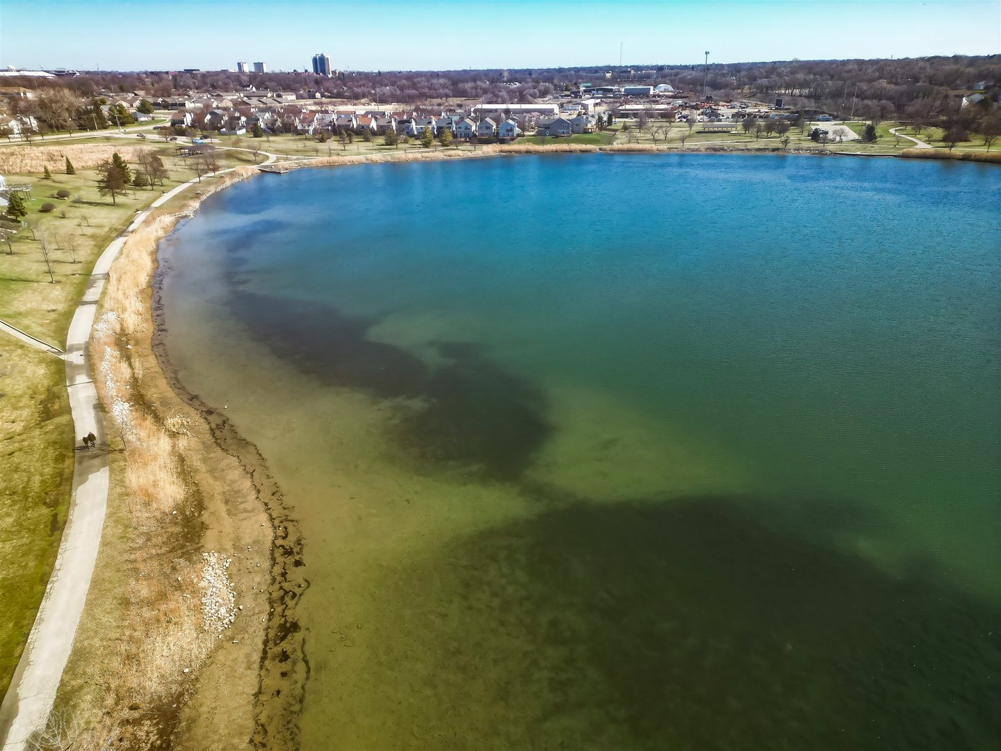 39 Oak Park Road, Bloomington, IL 61701