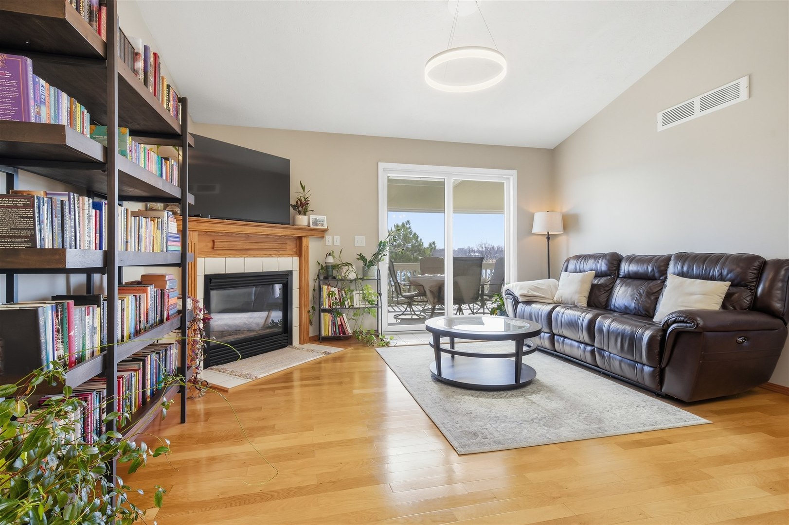 39 Oak Park Road, Bloomington, IL 61701