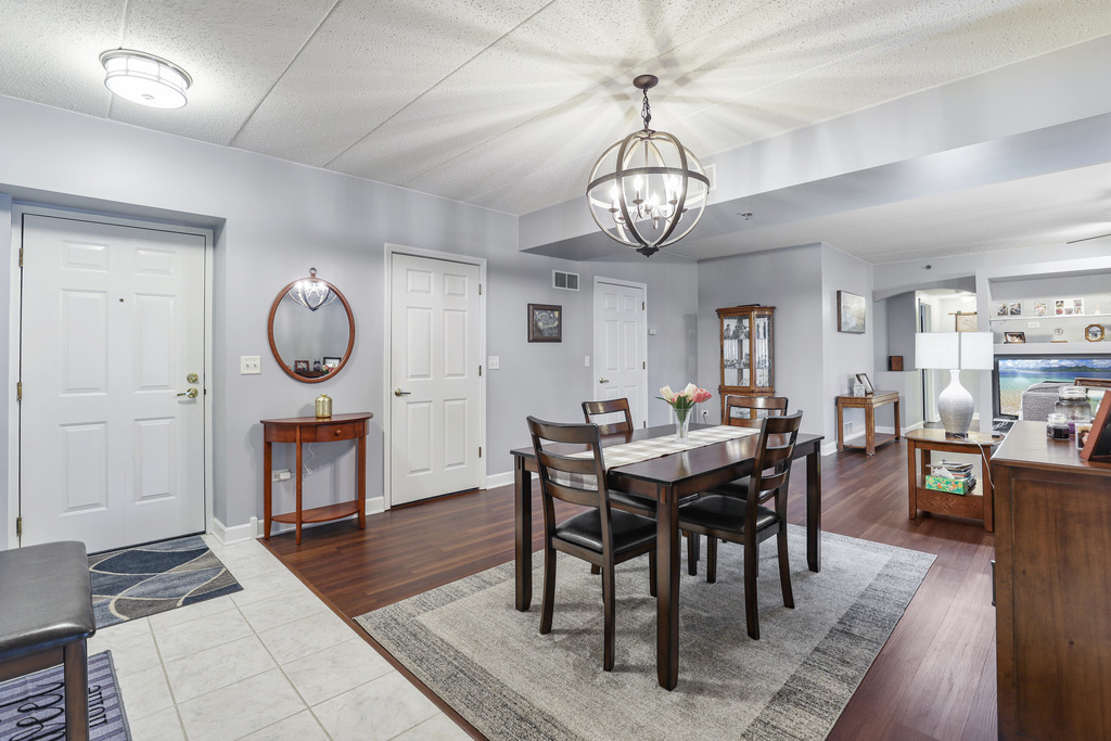 7927 Trinity Circle #3NW, Tinley Park, IL 60487