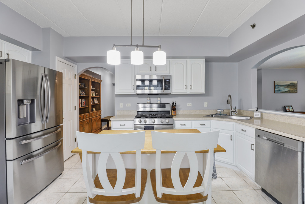 7927 Trinity Circle #3NW, Tinley Park, IL 60487