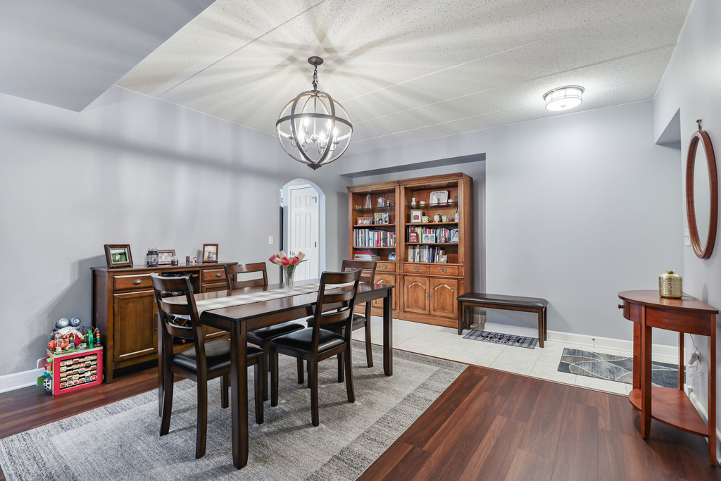 7927 Trinity Circle #3NW, Tinley Park, IL 60487