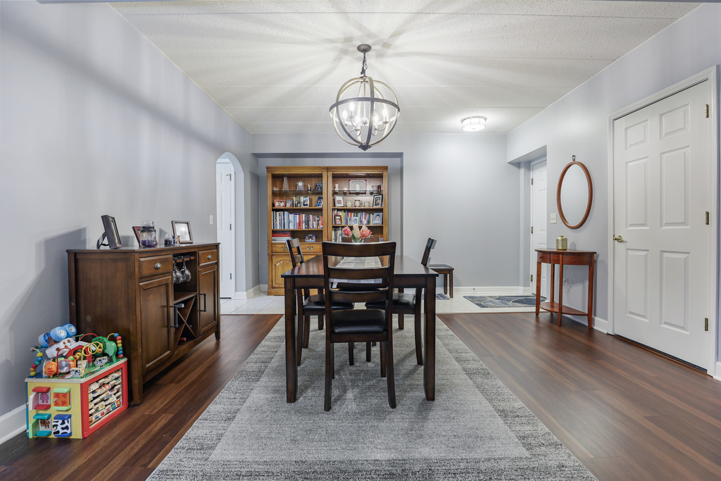 7927 Trinity Circle #3NW, Tinley Park, IL 60487