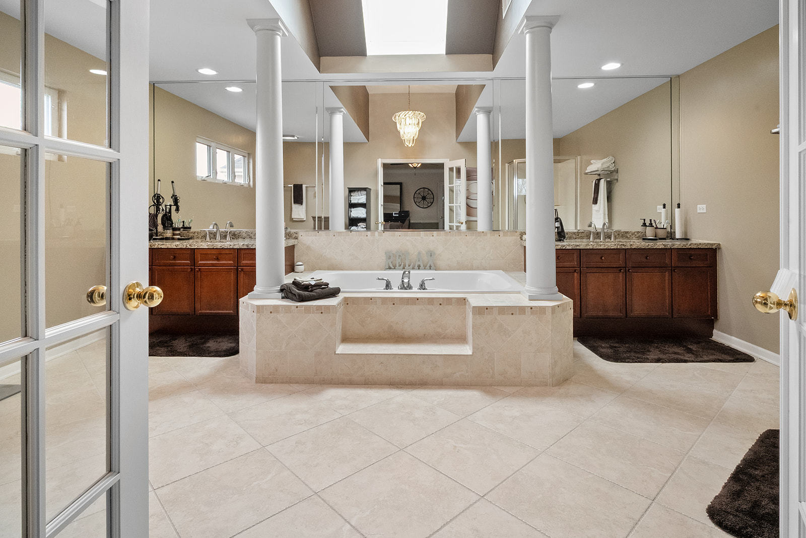 16 E Grandview Drive, South Holland, IL 60473