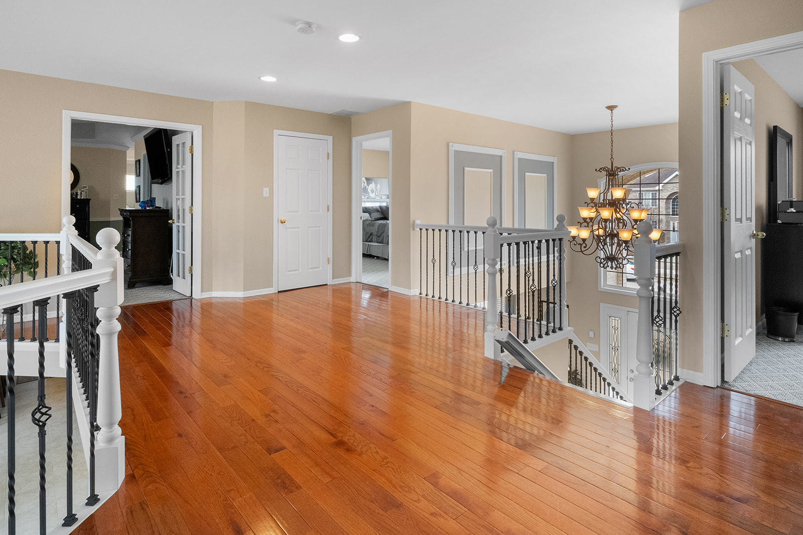 16 E Grandview Drive, South Holland, IL 60473