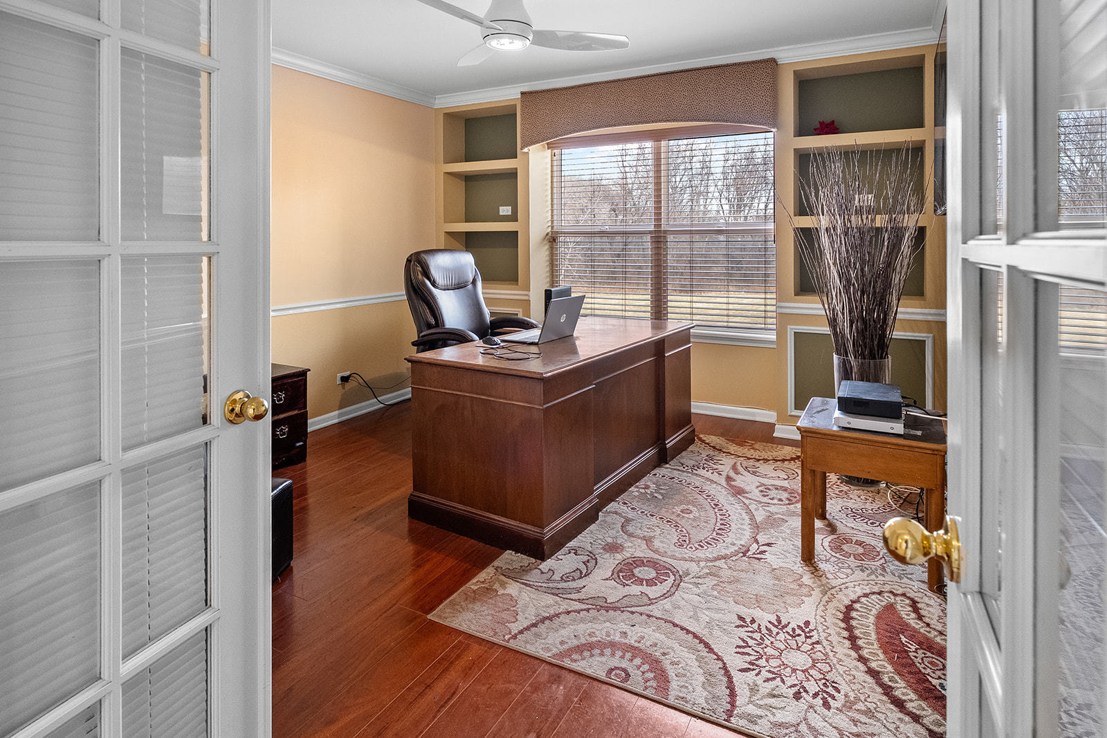 16 E Grandview Drive, South Holland, IL 60473