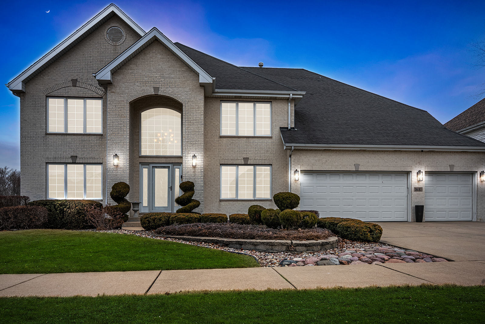 16 E Grandview Drive, South Holland, IL 60473