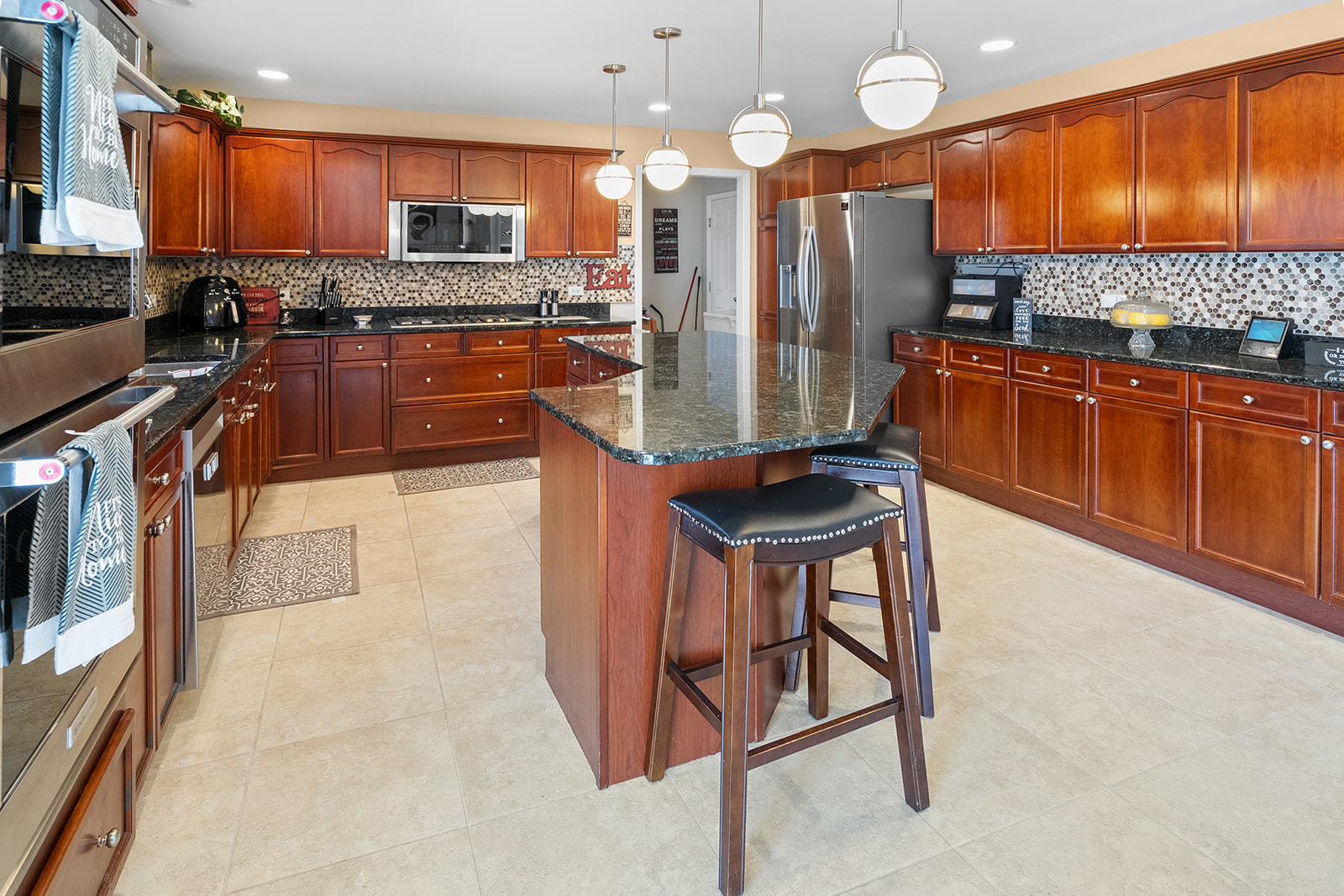 16 E Grandview Drive, South Holland, IL 60473