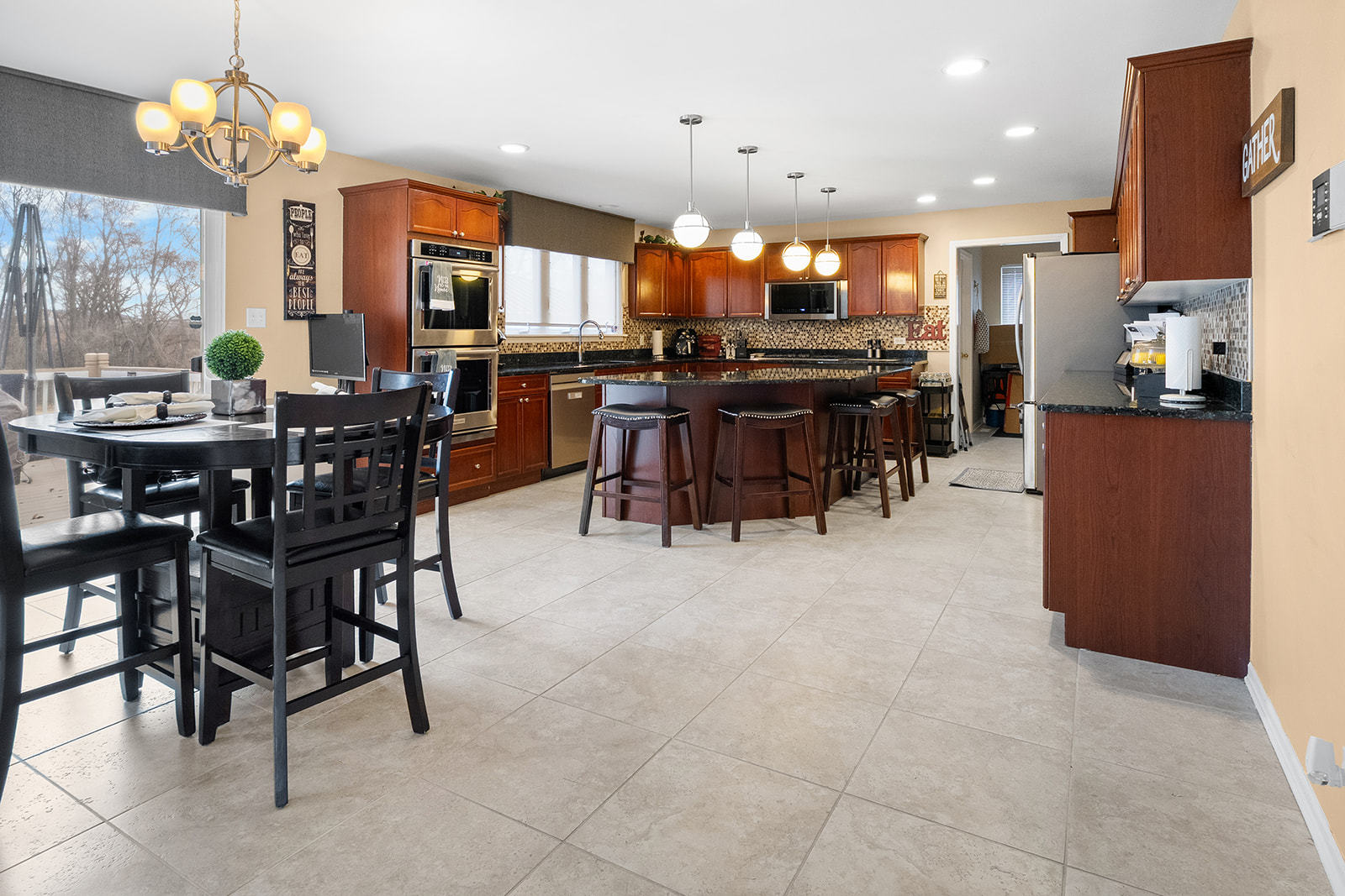 16 E Grandview Drive, South Holland, IL 60473