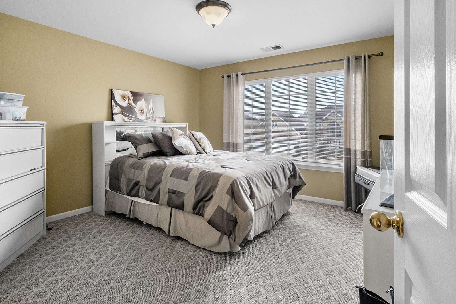 16 E Grandview Drive, South Holland, IL 60473