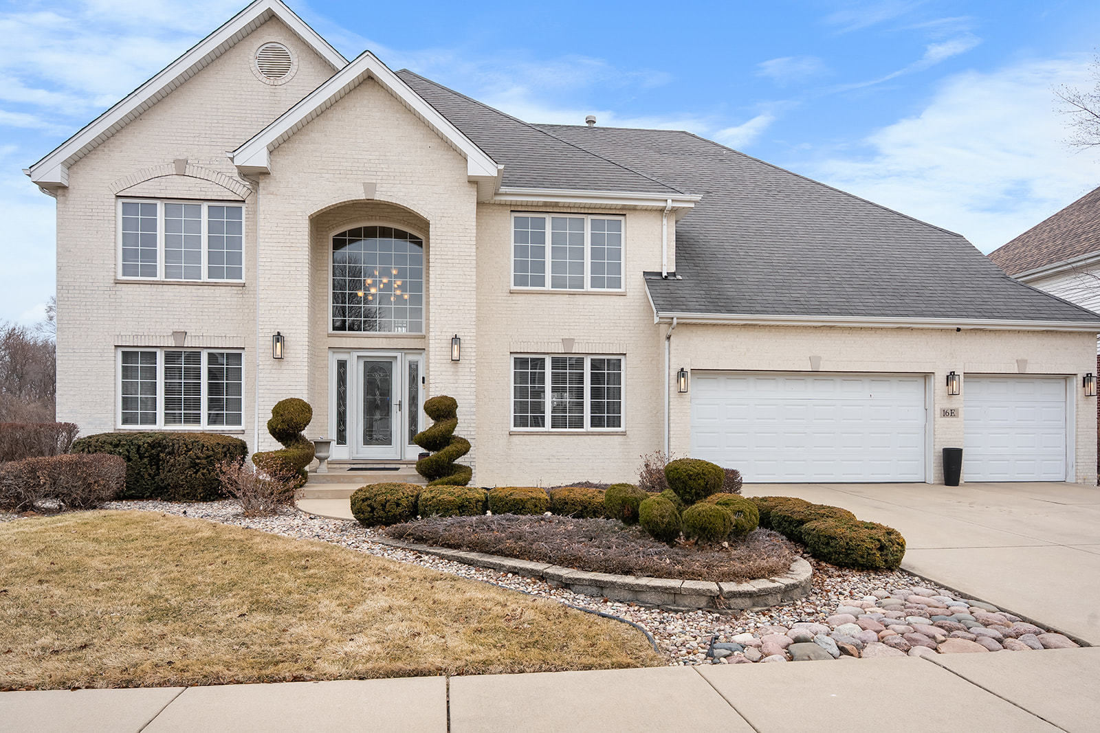 16 E Grandview Drive, South Holland, IL 60473