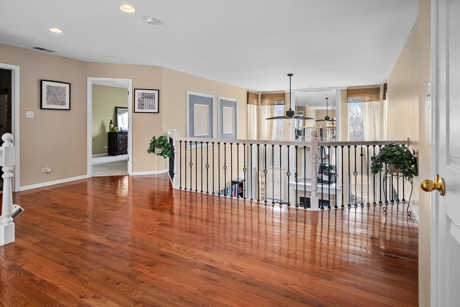 16 E Grandview Drive, South Holland, IL 60473