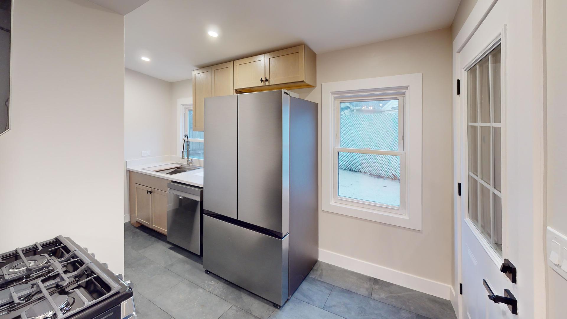 8325 W Forest Preserve Avenue, Chicago, IL 60634