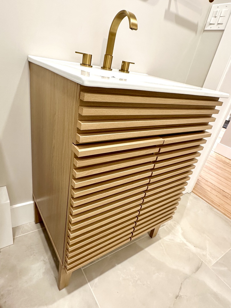 8325 W Forest Preserve Avenue, Chicago, IL 60634