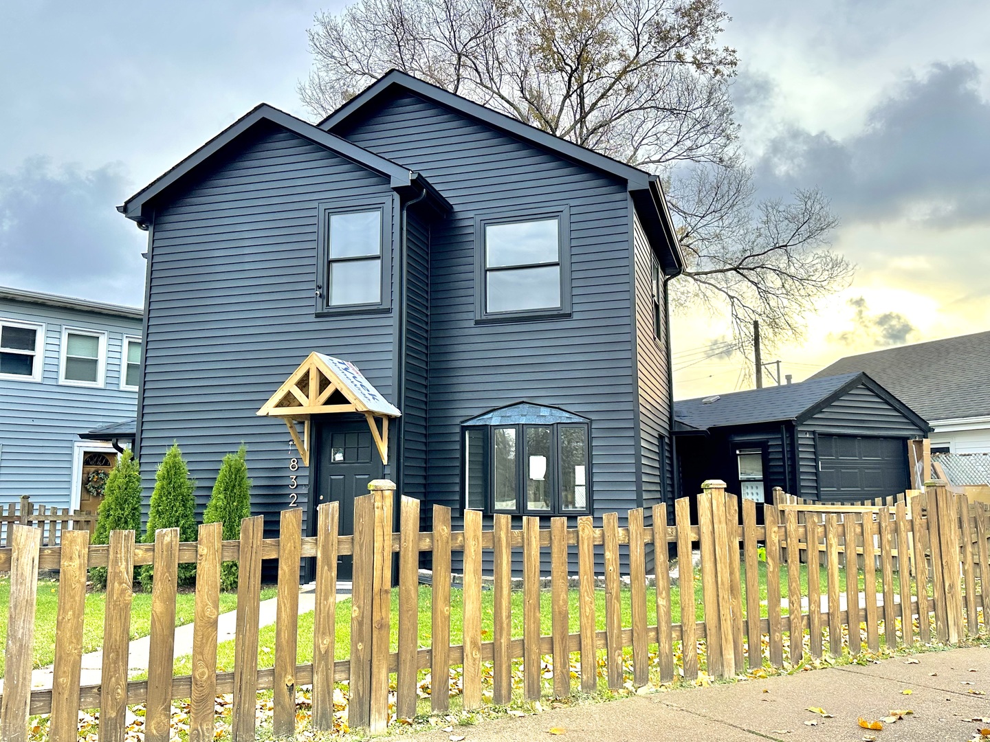 8325 W Forest Preserve Avenue, Chicago, IL 60634