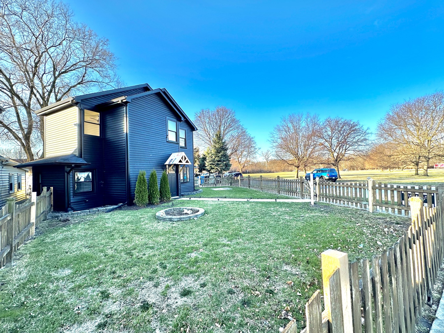 8325 W Forest Preserve Avenue, Chicago, IL 60634