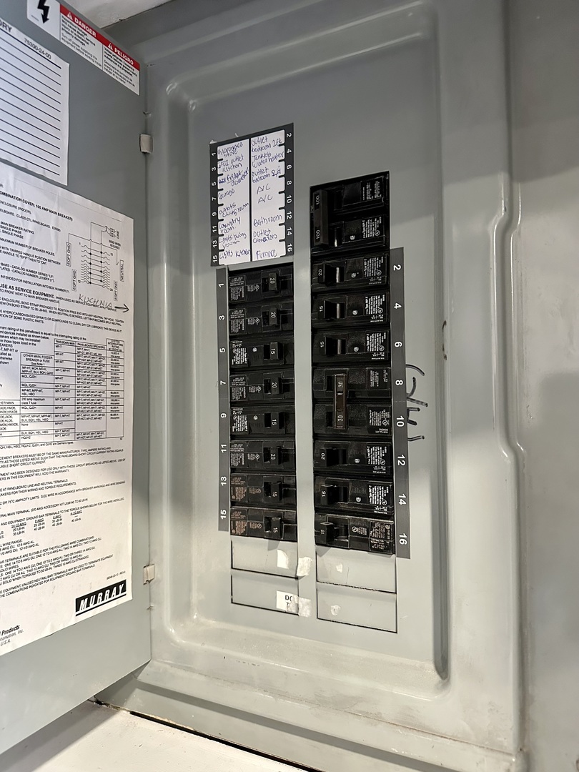 8325 W Forest Preserve Avenue, Chicago, IL 60634