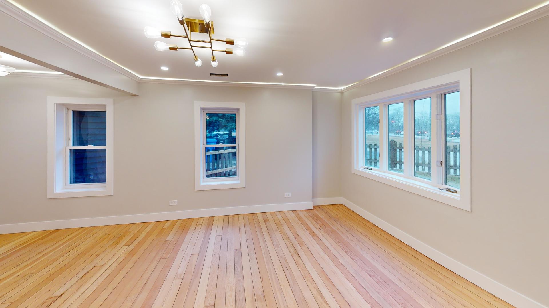 8325 W Forest Preserve Avenue, Chicago, IL 60634