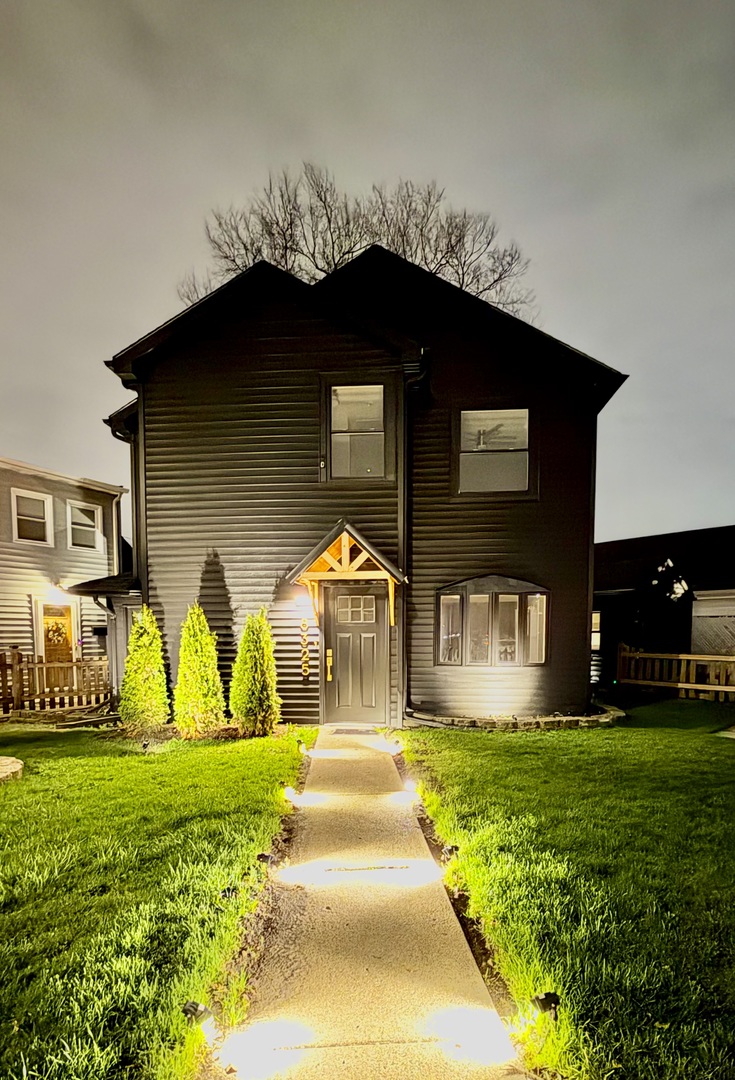 8325 W Forest Preserve Avenue, Chicago, IL 60634