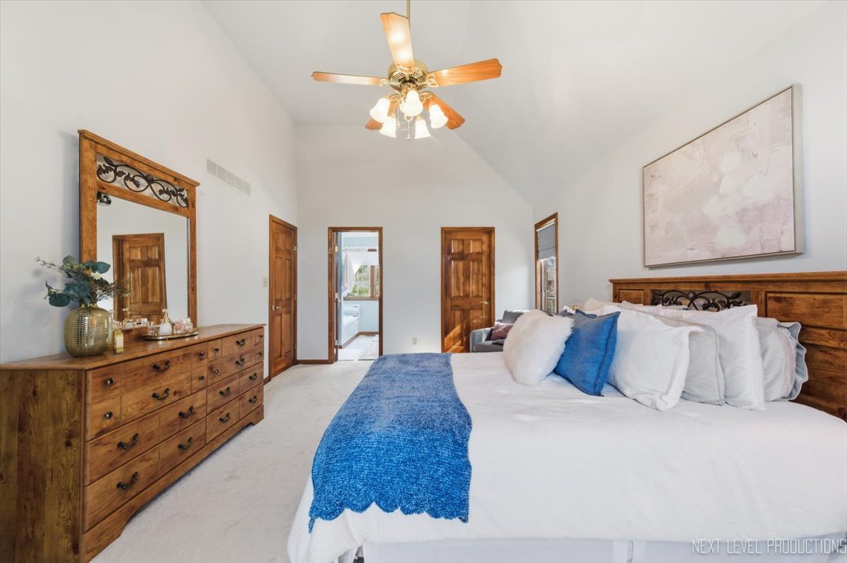 1770 Fox Mead Court, Montgomery, IL 60538