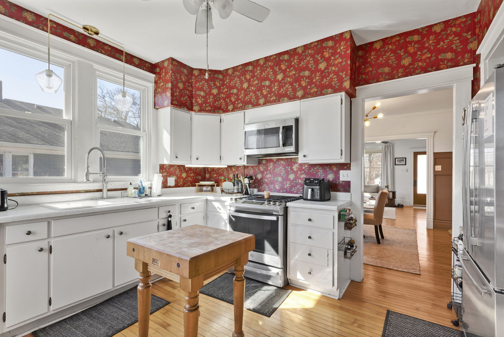 1127 Morton Avenue, Elgin, IL 60120