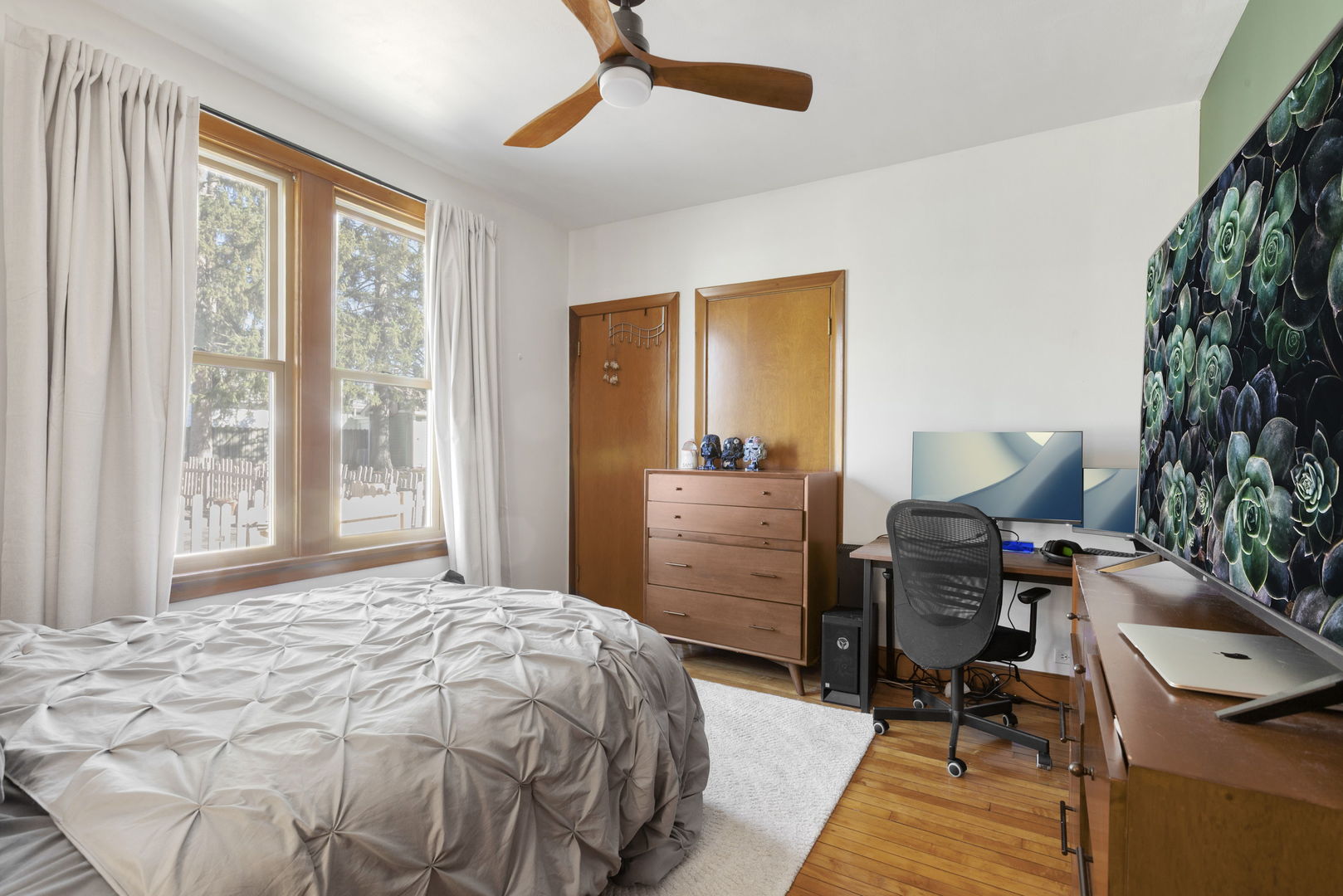 1127 Morton Avenue, Elgin, IL 60120