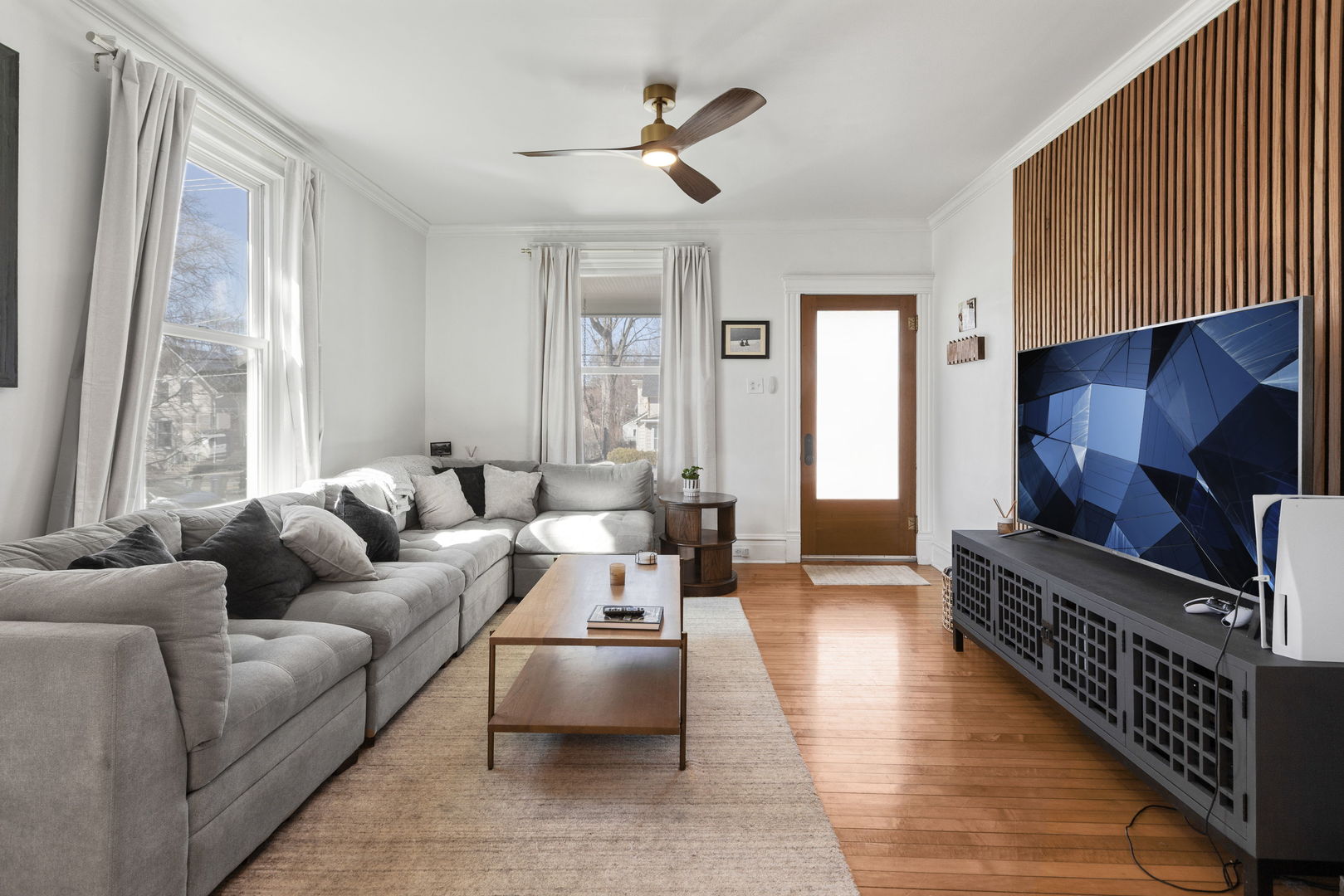 1127 Morton Avenue, Elgin, IL 60120